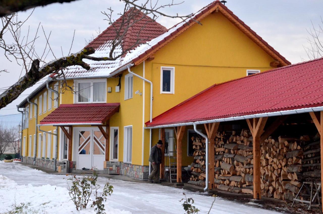 Cazare La Troita Codlea Exterior foto