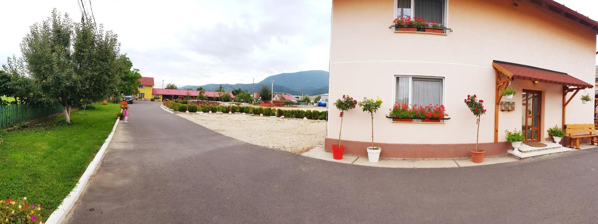 Cazare La Troita Codlea Exterior foto