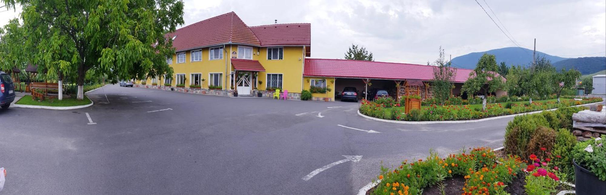 Cazare La Troita Codlea Exterior foto